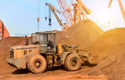 close-up-construction-site-excavator-Copy-400x257